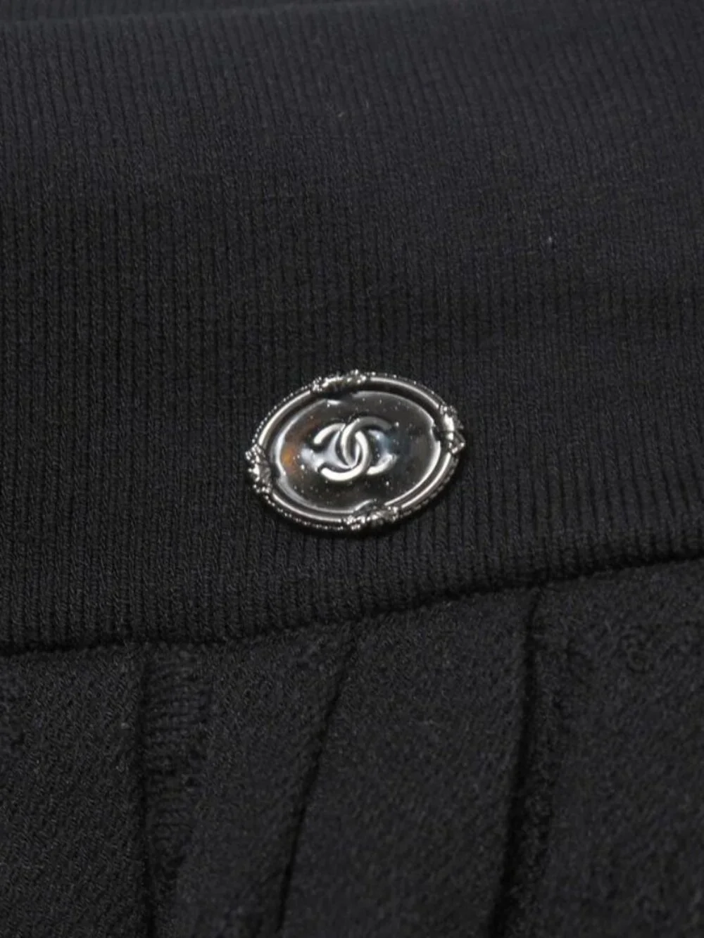 Chanel Skirt Size 36 Flower CC Logo
